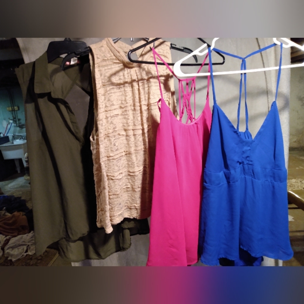 Bundle of 4 Tops Size XL